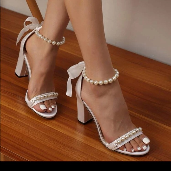 COPY - SHEIN Bow & Faux Pearl Decor Satin Chunky Heeled Ankle Strap Sandals - Picture 4 of 8